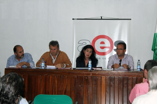 Monserrat García, preside la asamblea