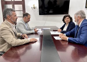 Los cuatro alcaldes de la costa noroeste abordan reivindicaciones comunes de la comarca Reunión de los alcaldes de la Costa Noroeste