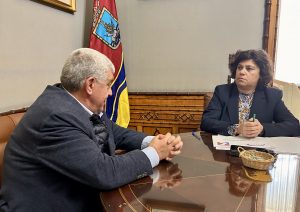 La alcaldesa y el presidente de Apytermi abordan las demandas de los municipios de la Costa Noroeste REUNIÓN APYTERMI