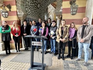 Minuto de silencio en memoria de las personas fallecidas en el incendio de Valencia MINUTO DE SILENCIO VÍCTIMAS INCENDIO VALENCIA
