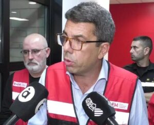 Las cinco horas en blanco de Mazón en la DANA: de una comida privada a llegar tarde a la reunión clave Carlos Mazón ARCHIVO