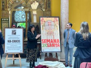 Presentados el cartel y el pregonero de la Semana Santa de Sanlúcar 2025 Presentados el cartel anunciador y el pregonero de la Semana Santa
