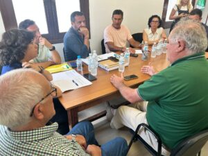 REUNIÓN CON COOPERATIVAS Y COMUNIDAD