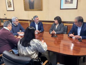 LOS ALCALDES DE LA COSTA NOROESTE AVANZAN EN REIVINDICACIONES COMUNES DE LA COMARCA Reunión alcaldes de la Costa Noroeste